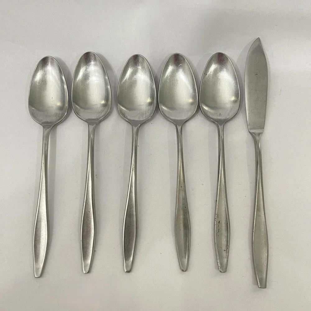 Valor Stainless Steel Spoons and Butter Knife Made in Japan Lot of 6